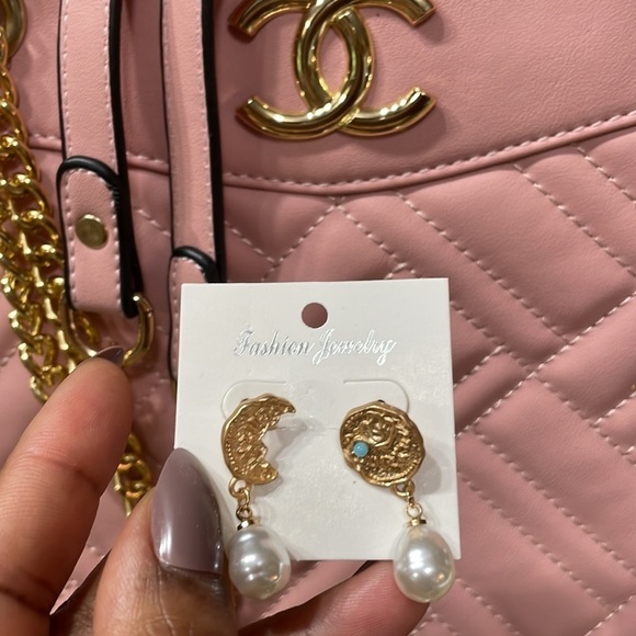 Gold Moon And Coin Mismatched Drop Pearl Earrings - Picture 3 of 10